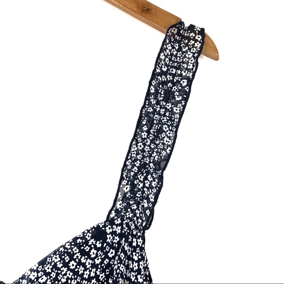 Connected Floral Sleeveless V-Neck Dress NEW - Picture 6 of 13